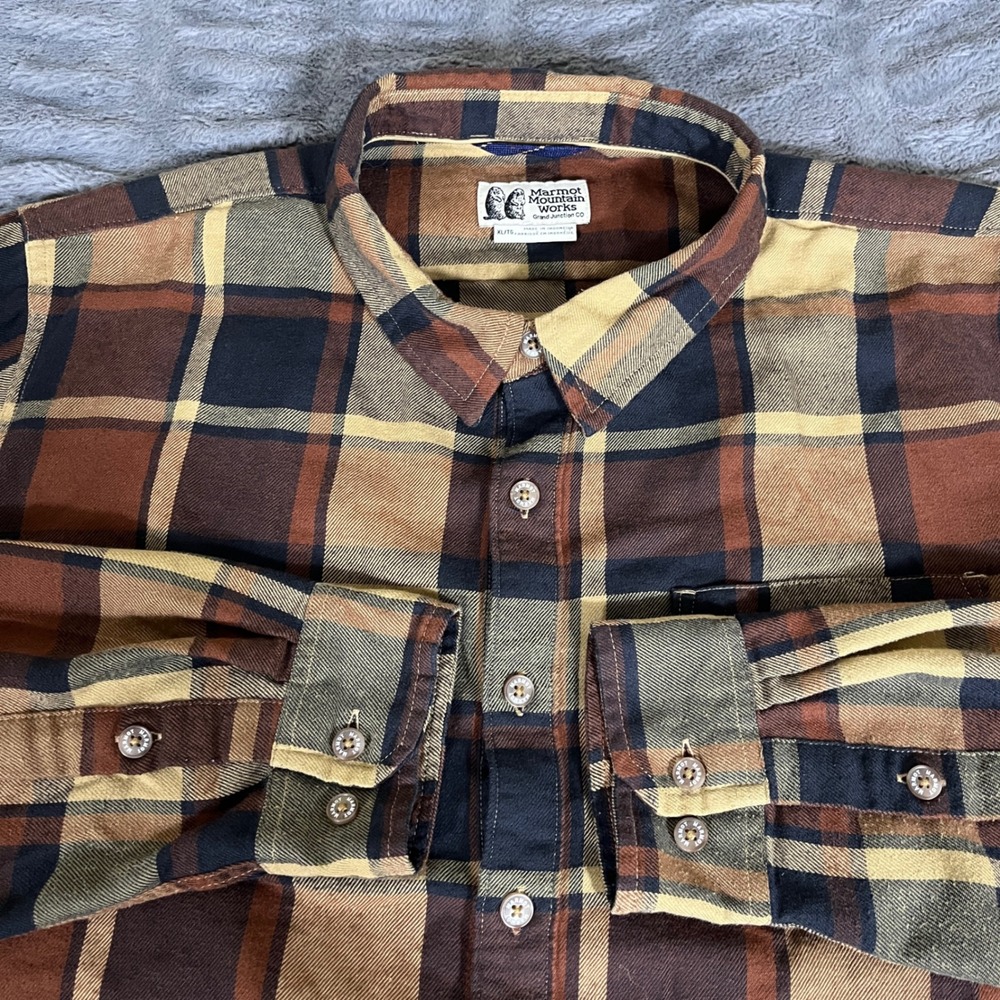 Marmot Mountain Works Mens XL Plaid Flannel Button Down Shirt Brown Tan M13561